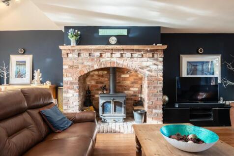 living room-5.jpg