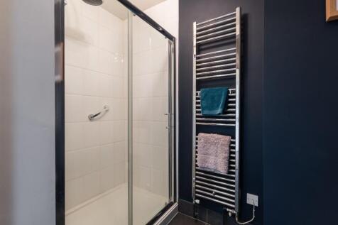 gf shower room-2.jpg