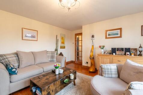 living room-2.jpg