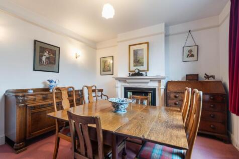 dining room-2.jpg