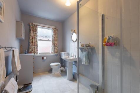 bathroom-1.jpg