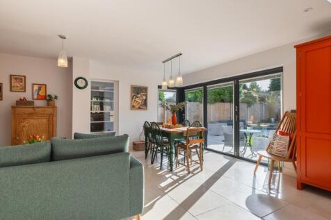 FABULOUS OPEN PLAN KITCHEN/FAMILY ROOM
