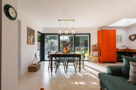 FABULOUS OPEN PLAN KITCHEN/FAMILY ROOM