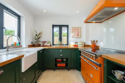 FABULOUS OPEN PLAN KITCHEN/FAMILY ROOM