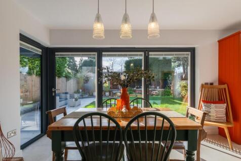 FABULOUS OPEN PLAN KITCHEN/FAMILY ROOM
