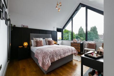 BEDROOM AREA (REAR)