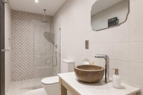 bathrooms-3.jpg