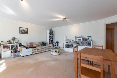 living room-3.jpg