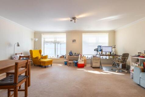 living room-2.jpg
