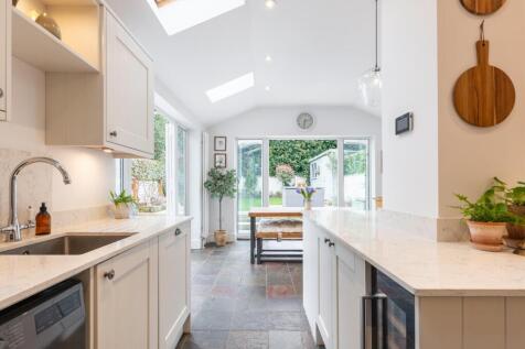 kitchen-2.jpg