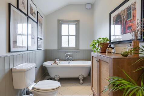 bathroom-2.jpg