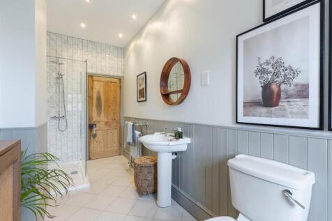 bathroom-4.jpg
