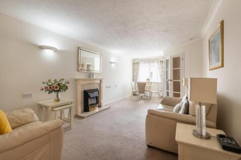 living room-1.jpg