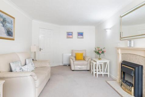 living room-3.jpg