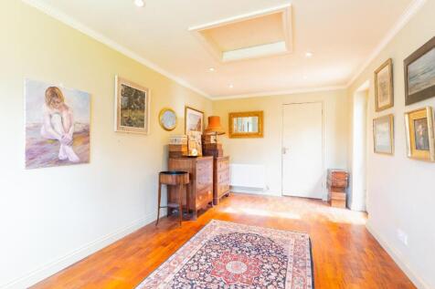 sitting room-2.jpg