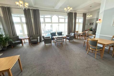Communal Lounge Pic.jpg