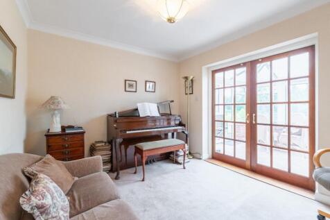 sitting room-1.jpg