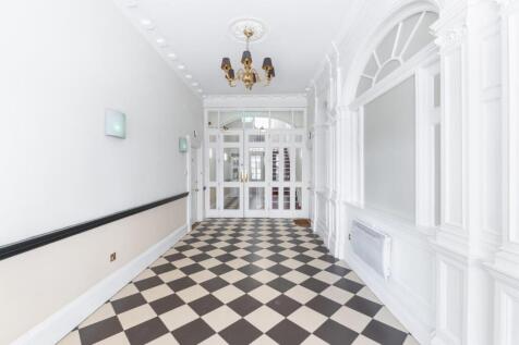 entrance hall 2.jpg