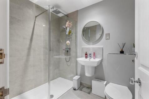 shower room 1.jpg