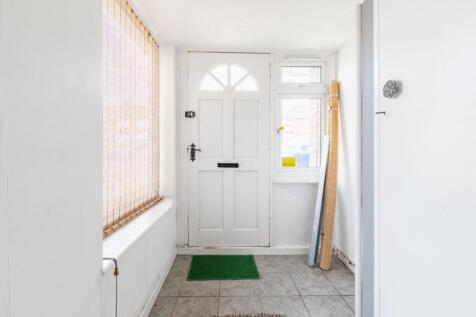 flat 1 hall-1.jpg