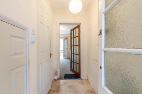 flat 1 hall-2.jpg