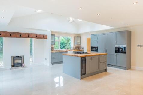 kitchen 2.jpg