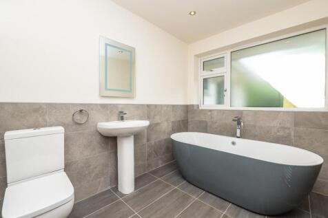 bathrooms 5.jpg