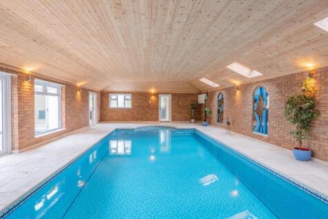 swimming pool 4.jpg