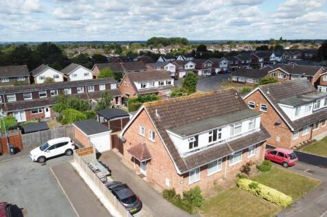 10 Severn Close aerial-2.jpg