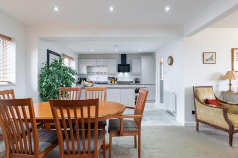 kitchen diner-1.jpg