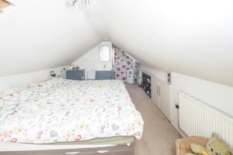 13 East Dene bedroom-6.jpg