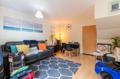living room-2.jpg