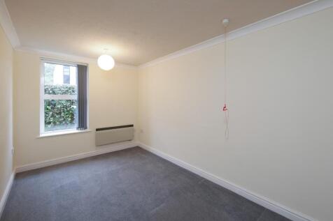 7 Oakfield House CV32-13.jpg