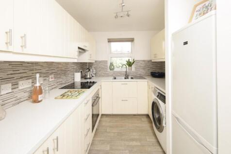 26 Oakfield House CV32-6.jpg