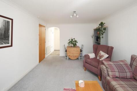 26 Oakfield House CV32-5.jpg