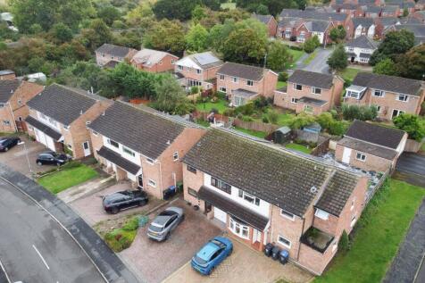 4 Brunel Close Cv31-24.jpg