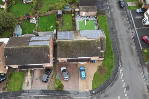 4 Brunel Close Cv31-22.jpg