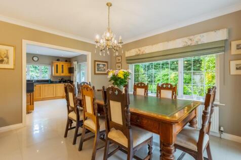 BREAKFAST ROOM 1.jpg