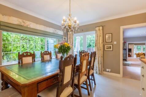 BREAKFAST ROOM 2.jpg