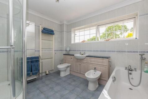 BATHROOMS 2.jpg