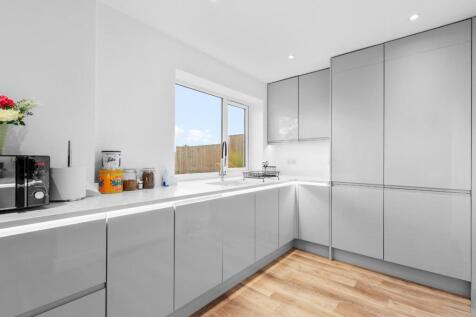 FAMILY/DINING KITCHEN