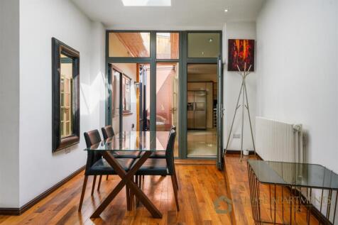 Cube House SE16 3GD-2.jpg