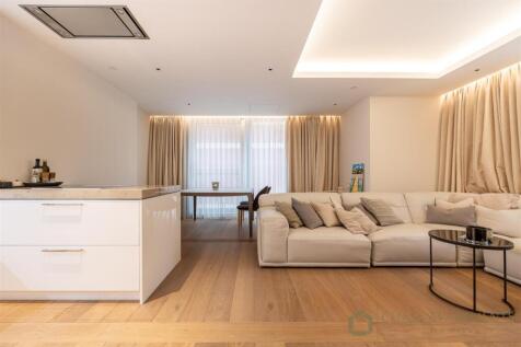 190Strand-3.jpg