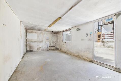 Rear Garage/Shed