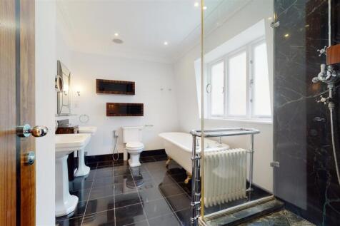 Master En-Suite