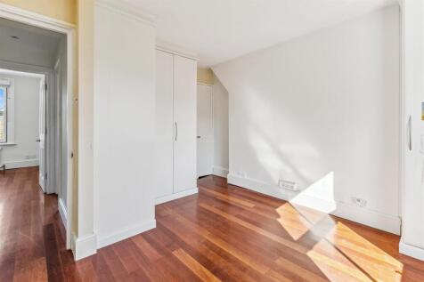 Main Bedroom (2)