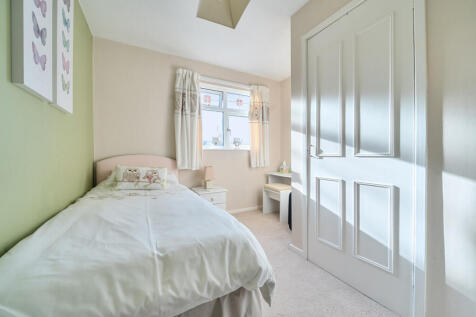 1376092-26-690cb1...