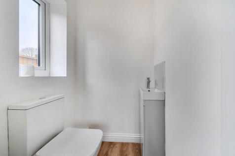 1376417-10-690c7b...