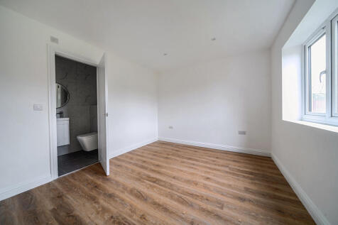 1376417-14-690c7c...