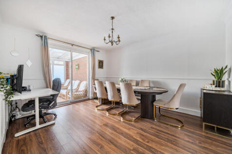 1382925-11-691c75...